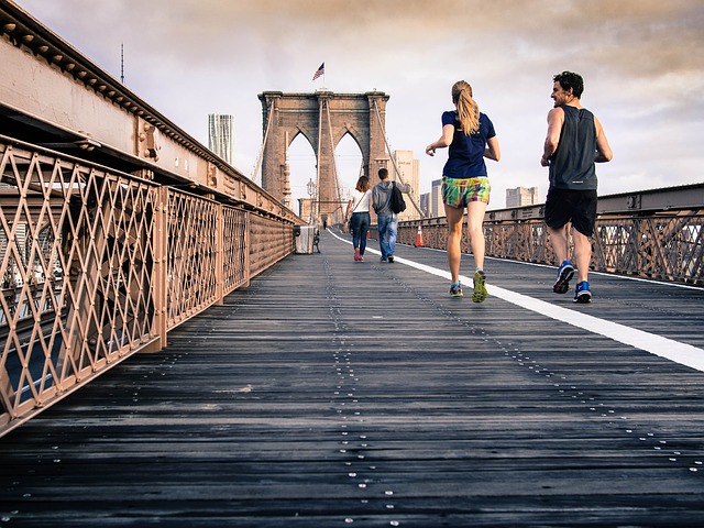 runners-on-bridge